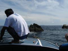 We arrive at Hin Daeng, the second dive spot which is just a small rock coming out of the water